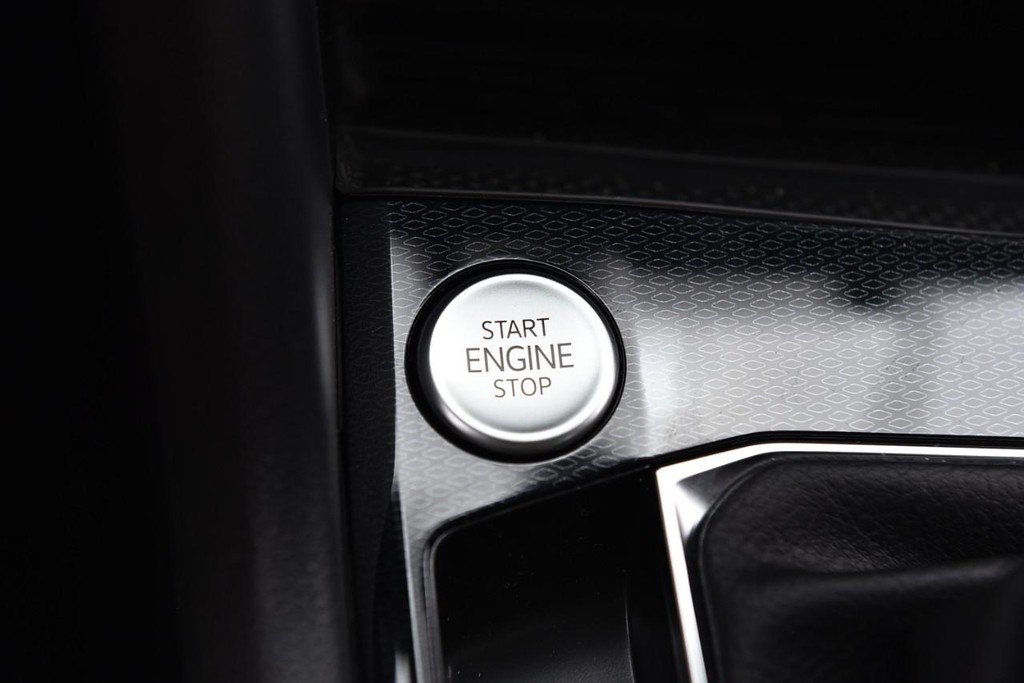 Volkswagen Taos Vehicle Full-screen Gallery Image 16