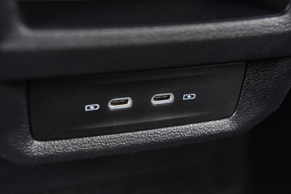 Volkswagen Taos Vehicle Full-screen Gallery Image 23