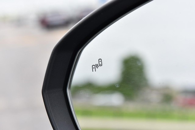 Volkswagen Taos Vehicle Image 09
