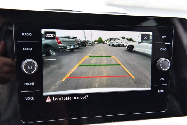 Volkswagen Taos Vehicle Image 12