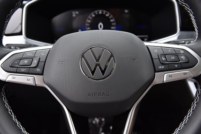 Volkswagen Taos Vehicle Image 17