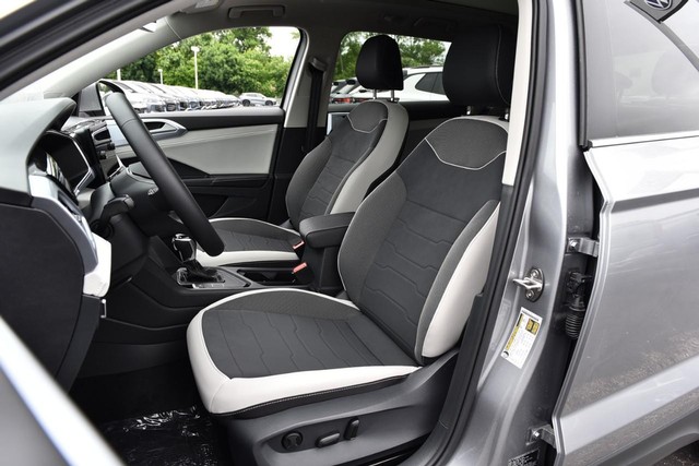 Volkswagen Taos Vehicle Image 18