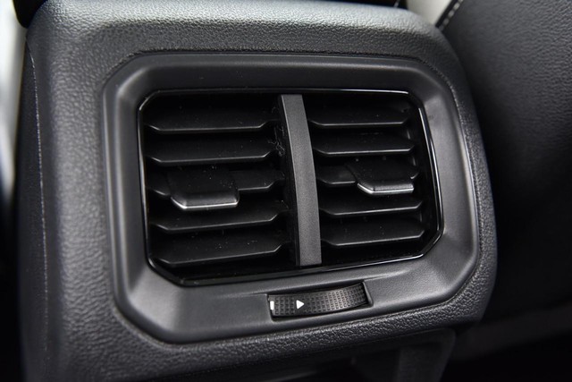 Volkswagen Taos Vehicle Image 22