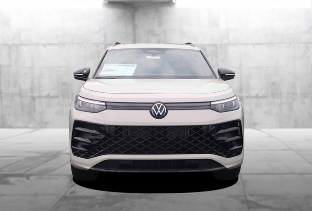 Volkswagen Tiguan Vehicle Image 04