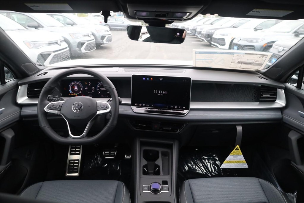 Volkswagen Tiguan Vehicle Full-screen Gallery Image 7
