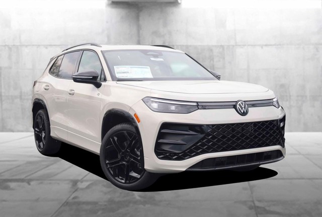 Volkswagen Tiguan Vehicle Image 02