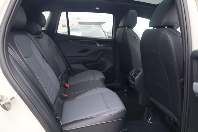 Volkswagen Tiguan Vehicle Image 20