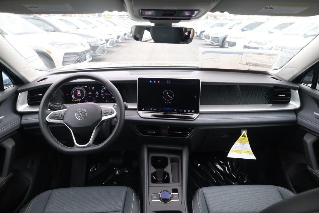 Volkswagen Tiguan Vehicle Full-screen Gallery Image 7