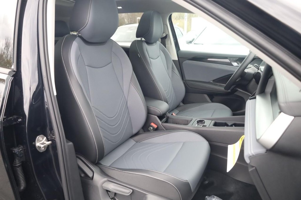Volkswagen Tiguan Vehicle Full-screen Gallery Image 19