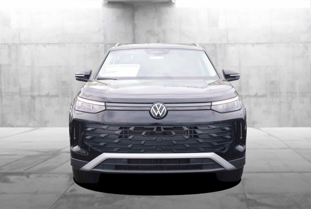 Volkswagen Tiguan Vehicle Image 04