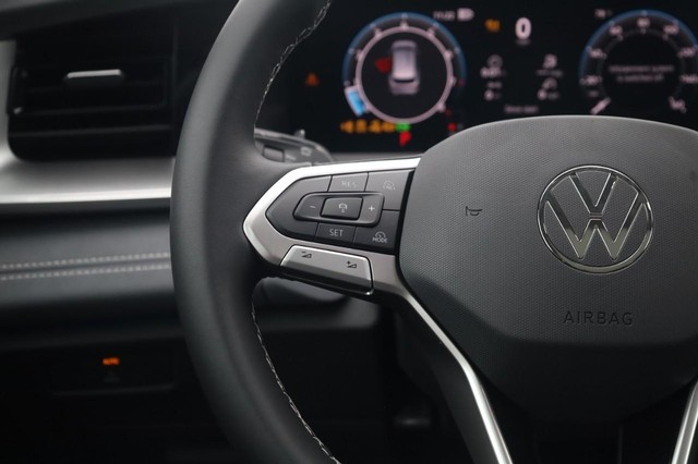 Volkswagen Tiguan Vehicle Image 10