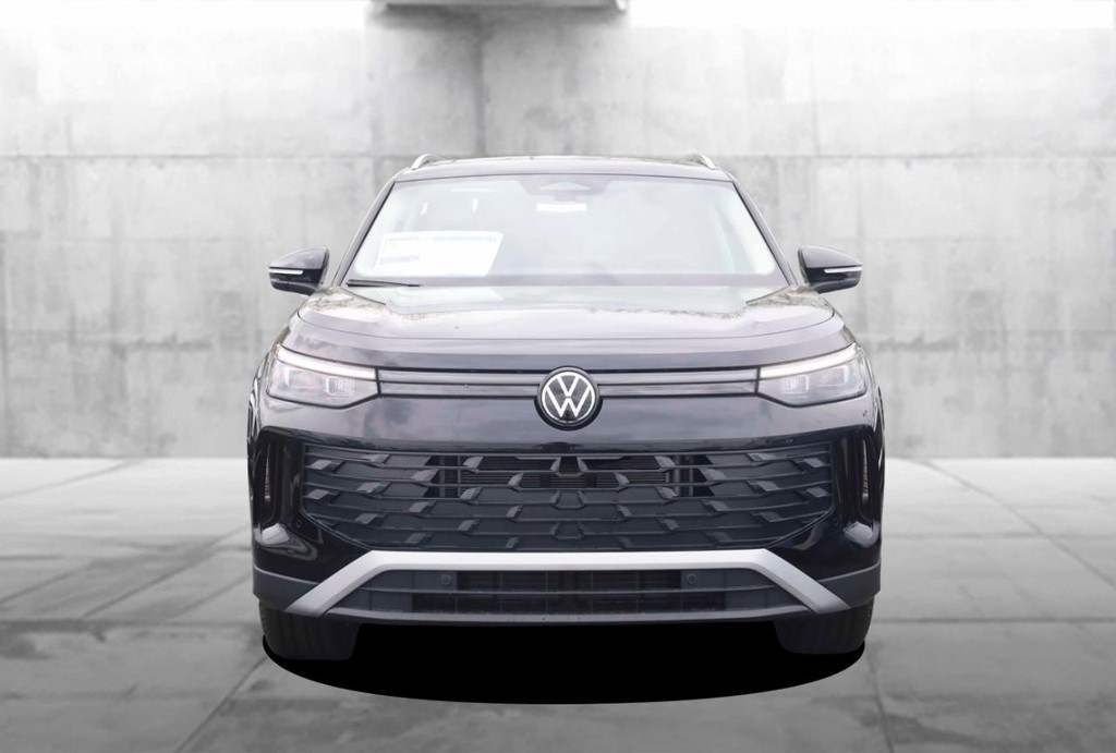 Volkswagen Tiguan Vehicle Full-screen Gallery Image 4