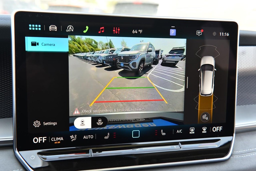 Volkswagen Tiguan Vehicle Full-screen Gallery Image 13