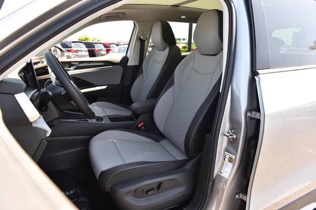 Volkswagen Tiguan Vehicle Full-screen Gallery Image 19