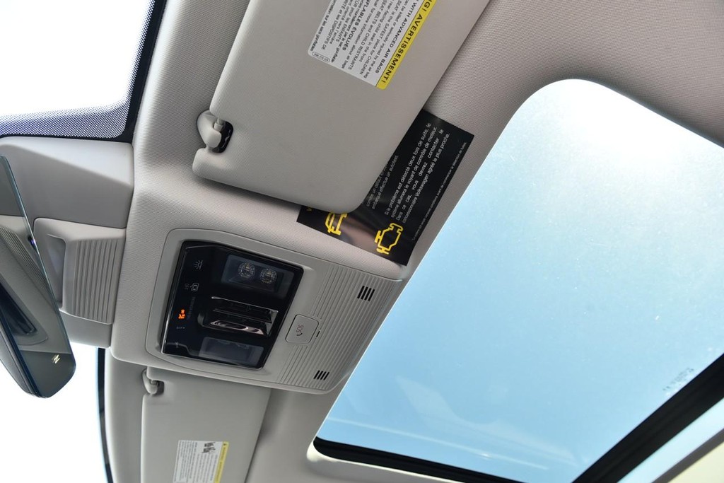 Volkswagen Tiguan Vehicle Full-screen Gallery Image 21