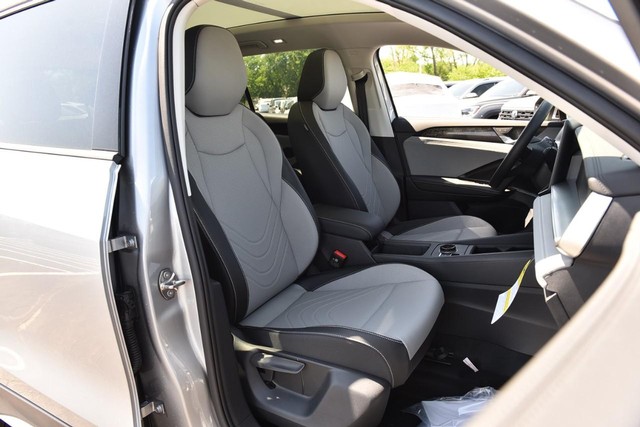 Volkswagen Tiguan Vehicle Image 20