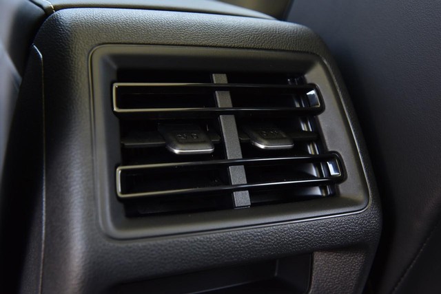 Volkswagen Tiguan Vehicle Image 23