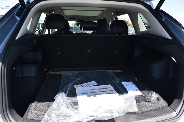 Volkswagen Tiguan Vehicle Image 25