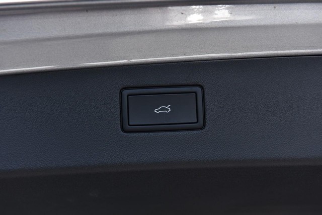 Volkswagen Tiguan Vehicle Image 26