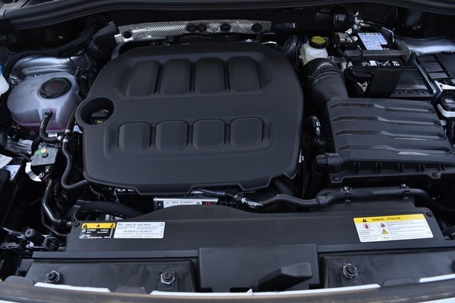 Volkswagen Tiguan Vehicle Image 27