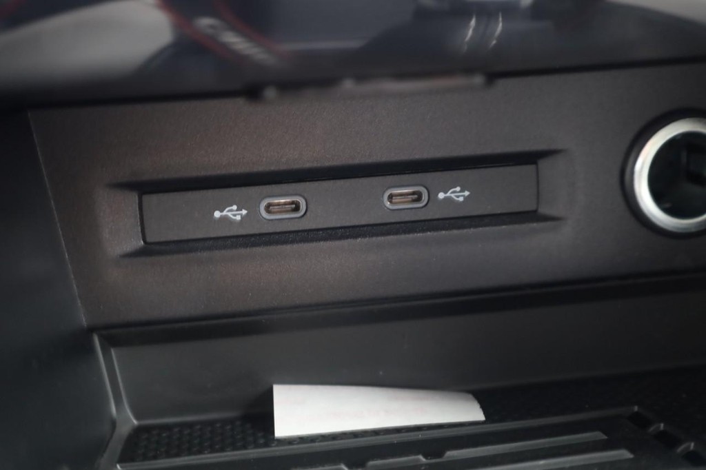 Volkswagen Taos Vehicle Full-screen Gallery Image 17