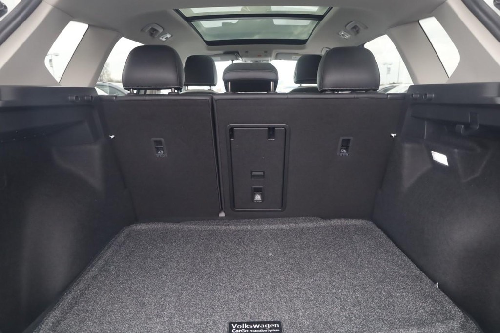 Volkswagen Taos Vehicle Full-screen Gallery Image 23