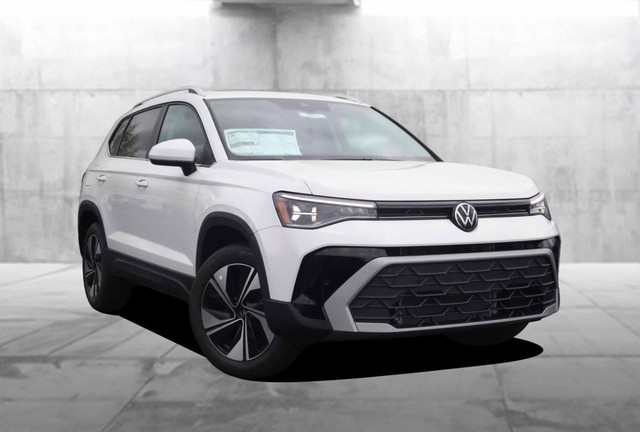 Volkswagen Taos Vehicle Image 02