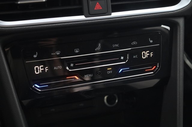 Volkswagen Taos Vehicle Image 16