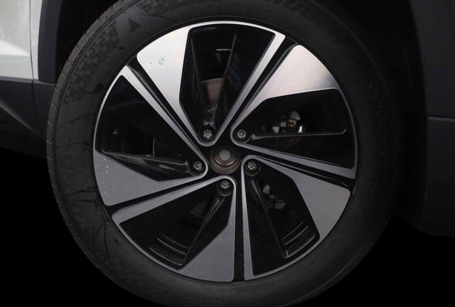 Volkswagen Taos Vehicle Image 03