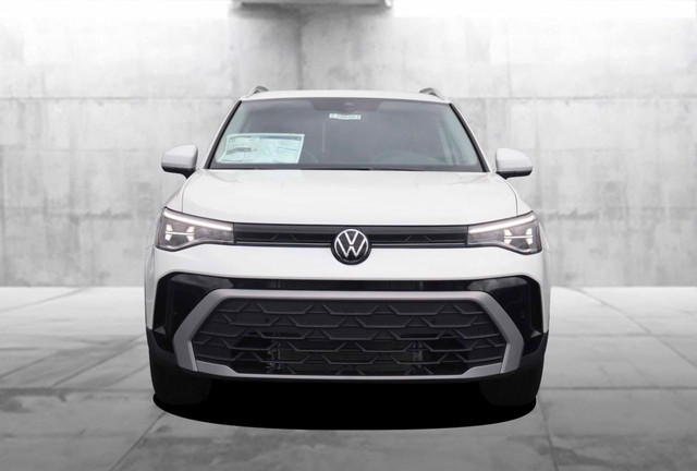 Volkswagen Taos Vehicle Image 04