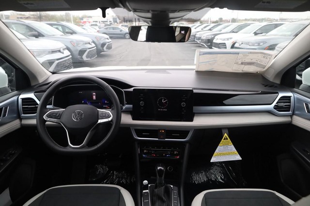 Volkswagen Taos Vehicle Image 07