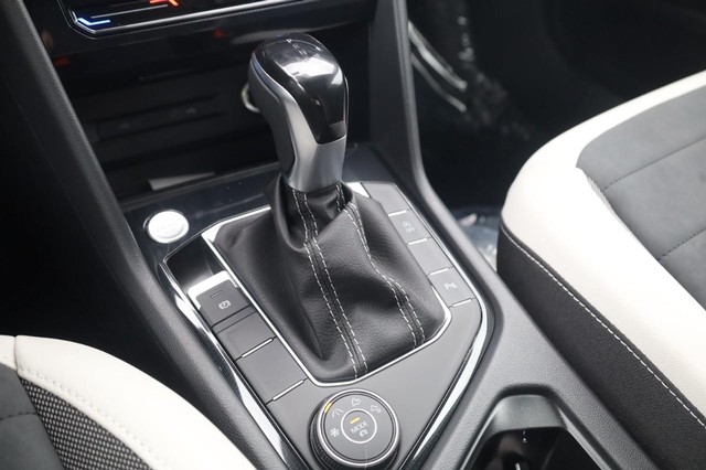 Volkswagen Taos Vehicle Image 18
