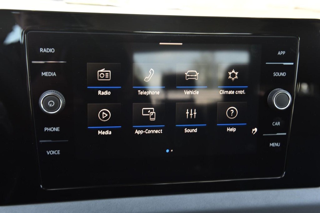 Volkswagen Jetta Vehicle Full-screen Gallery Image 14
