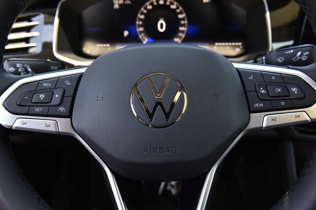 Volkswagen Jetta Vehicle Full-screen Gallery Image 19