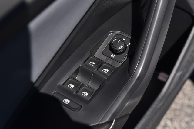 Volkswagen Jetta Vehicle Image 08