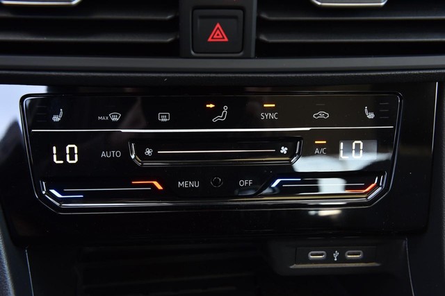 Volkswagen Jetta Vehicle Image 15