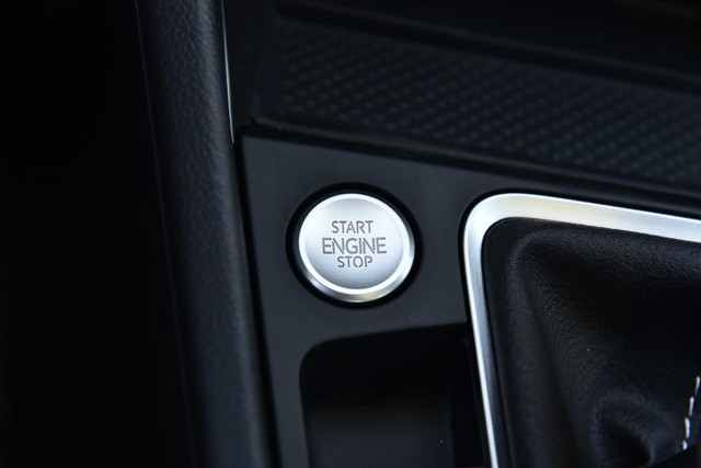 Volkswagen Jetta Vehicle Image 17