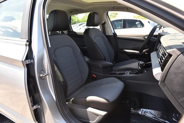Volkswagen Jetta Vehicle Image 21