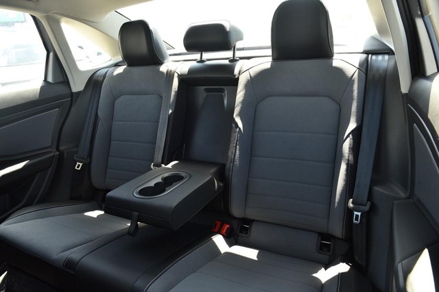 Volkswagen Jetta Vehicle Image 23