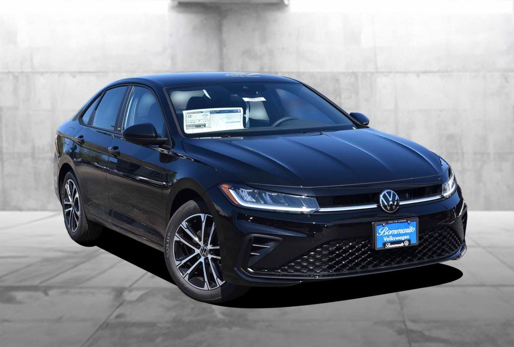 Volkswagen Jetta Vehicle Full-screen Gallery Image 2