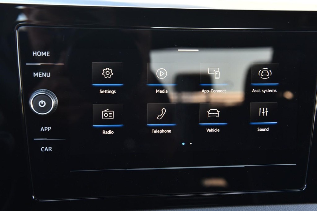 Volkswagen Jetta Vehicle Full-screen Gallery Image 14