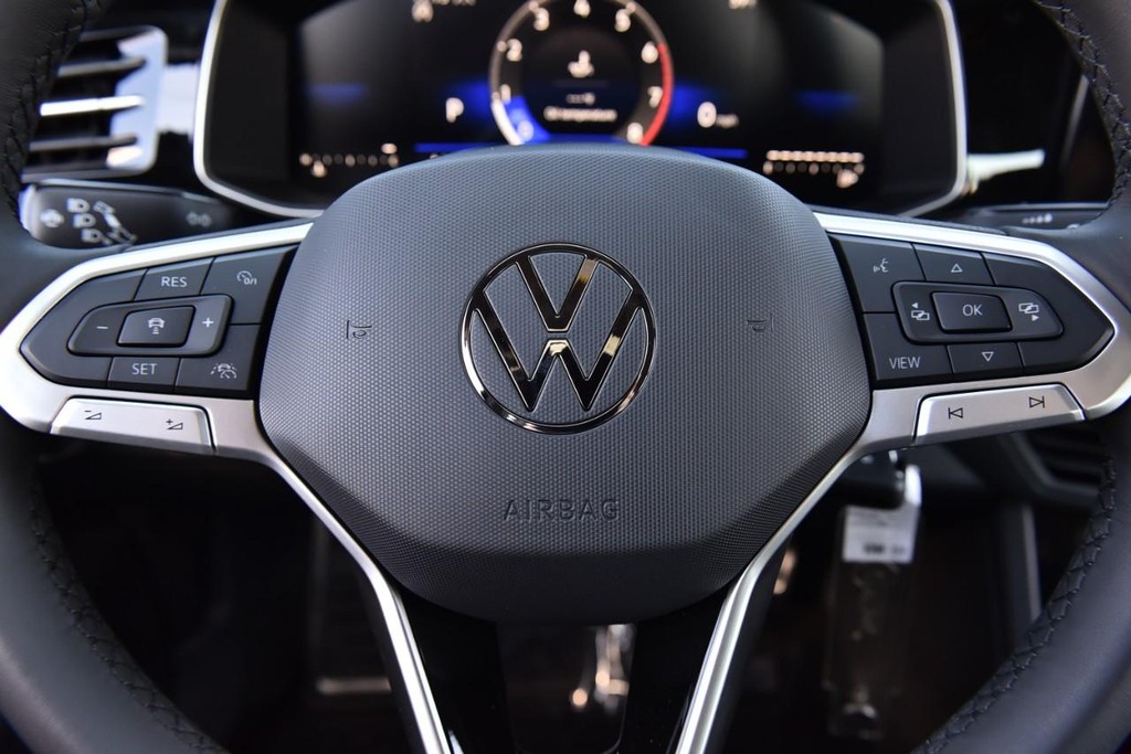 Volkswagen Jetta Vehicle Full-screen Gallery Image 18