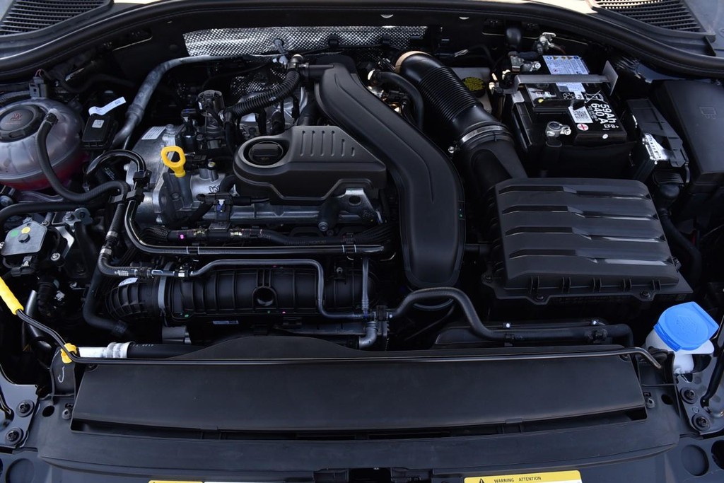 Volkswagen Jetta Vehicle Full-screen Gallery Image 22