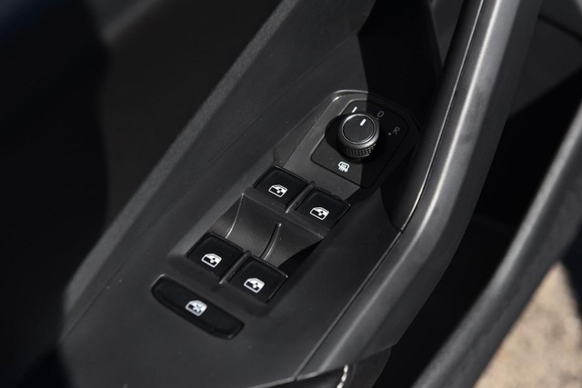 Volkswagen Jetta Vehicle Image 08
