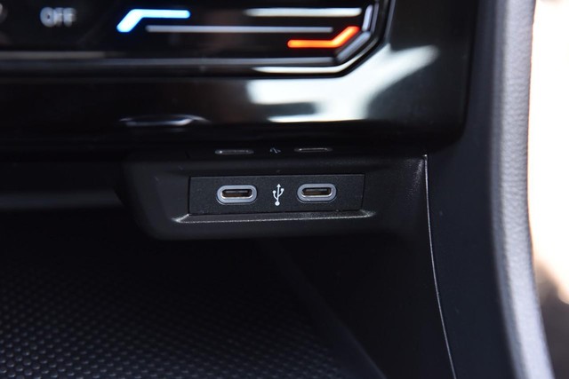 Volkswagen Jetta Vehicle Image 16
