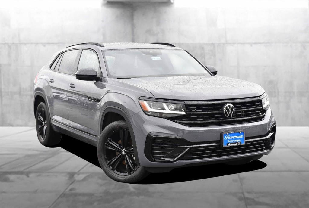 Volkswagen Atlas Cross Sport Vehicle Full-screen Gallery Image 2