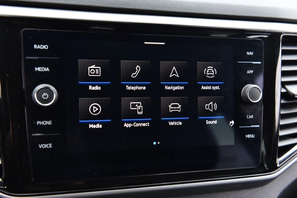 Volkswagen Atlas Cross Sport Vehicle Full-screen Gallery Image 14