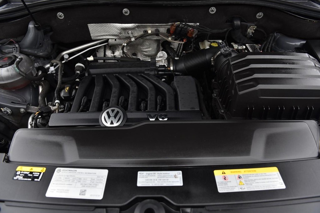 Volkswagen Atlas Cross Sport Vehicle Full-screen Gallery Image 27