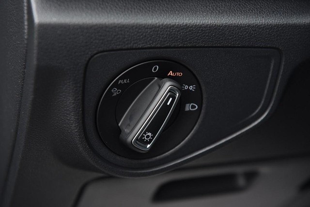 Volkswagen Atlas Cross Sport Vehicle Image 11