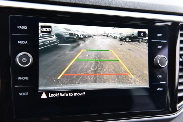 Volkswagen Atlas Cross Sport Vehicle Image 13